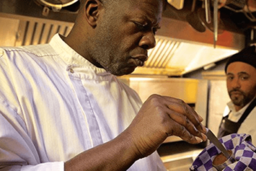 Chef kookt